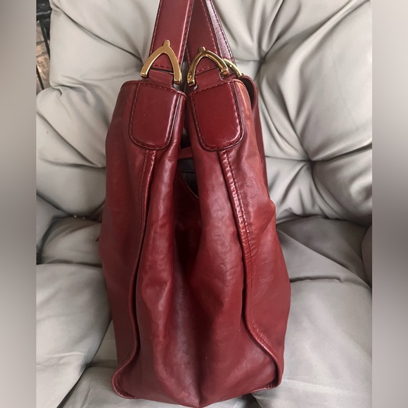 ❤️🔥GUCCI❤️🔥 HOBOS DARK BURGUNDY COLOR SHOULDER OR HAND BAG. - Picture 6 of 16